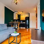Flexible Selfcheckins 114 - Zagreb - Bedroom - Loggia